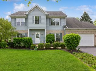 705 Queens Gate Cir, Sugar Grove, IL 60554