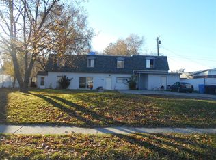 3672 S Redmaple Rd, Salt Lake City, UT 84106