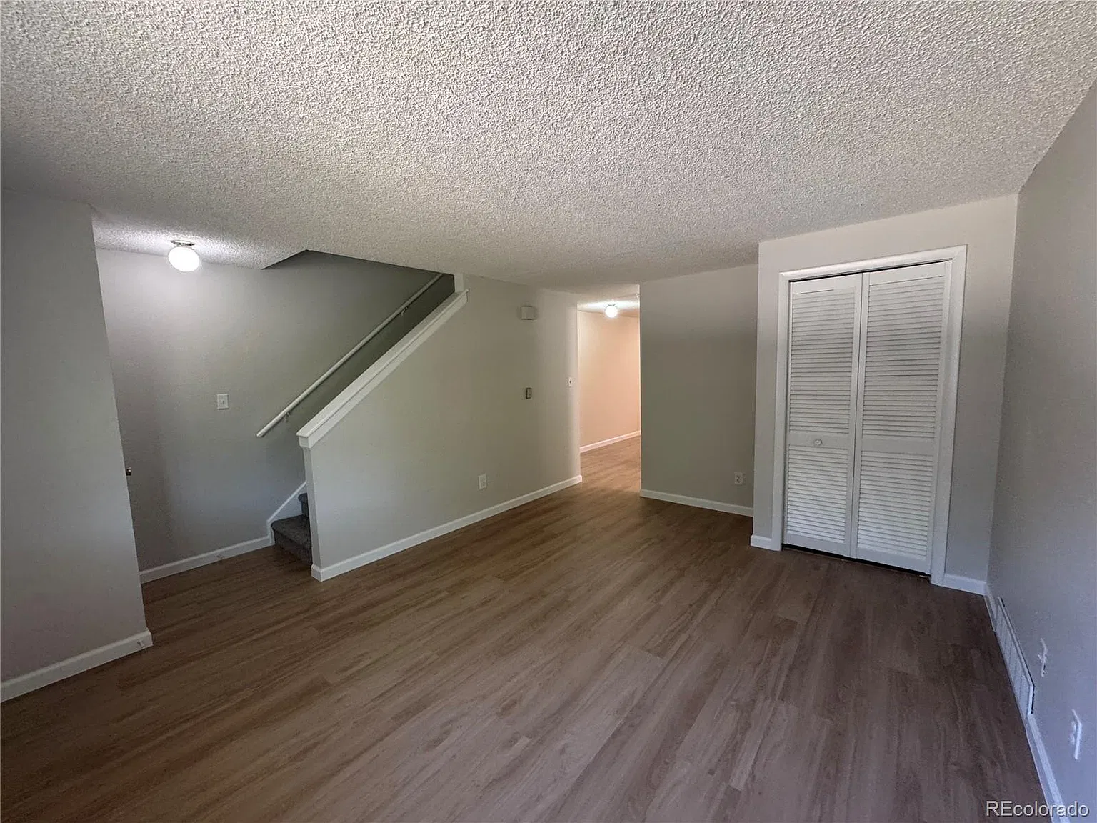 2 bed, 1.5 bath, 1105 sqft, $1,795 — Photo 2