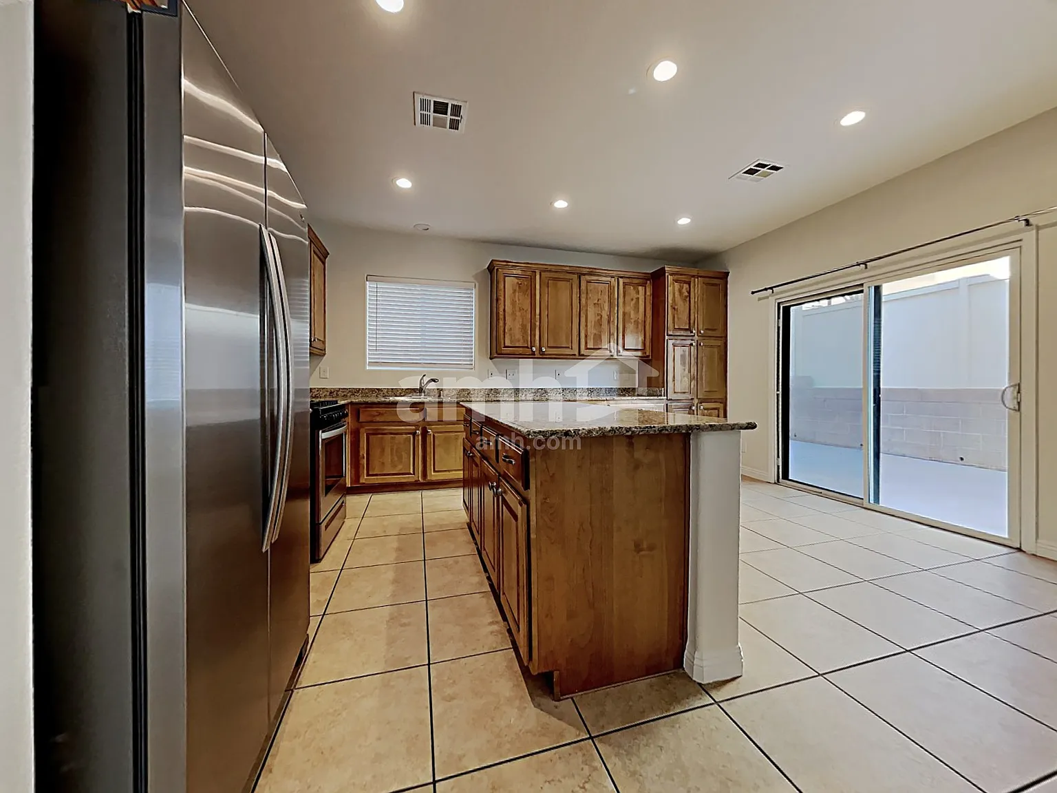 3 bed, 2.5 bath, 2184 sqft, $2,425 — Photo 4