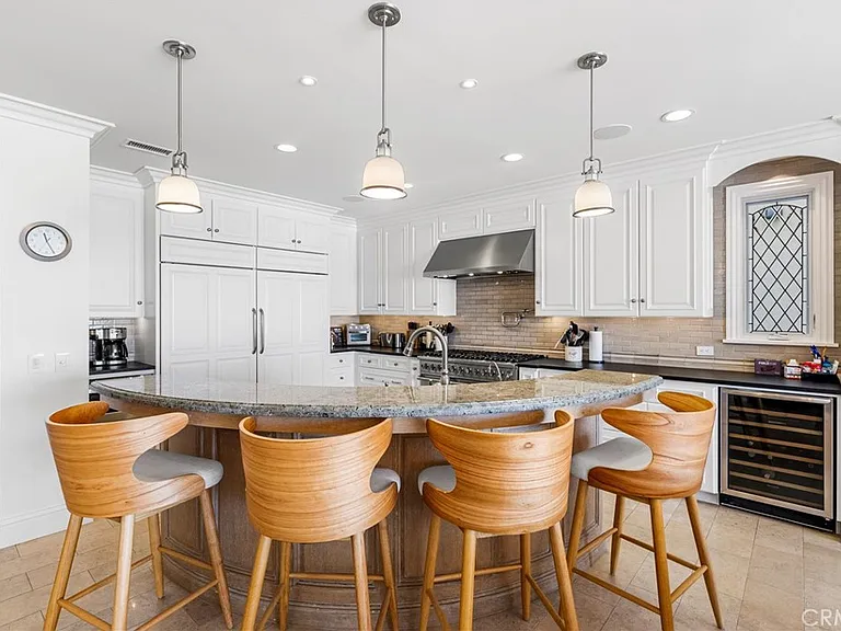 7304 W Oceanfront — Photo 14