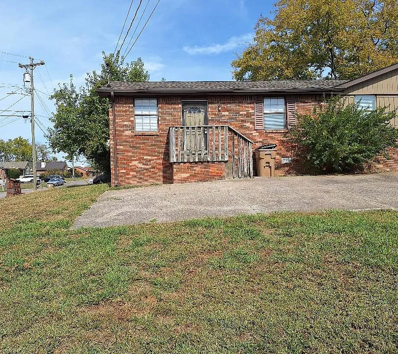 3721 Village Trl