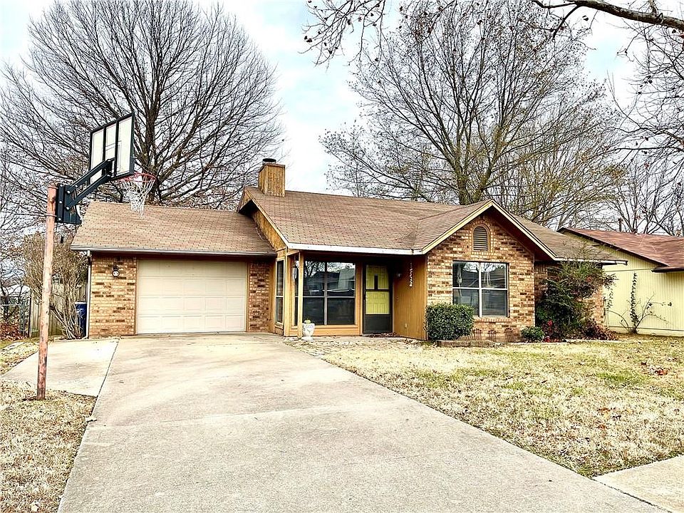 1st image of 205 W Jonathan Dr