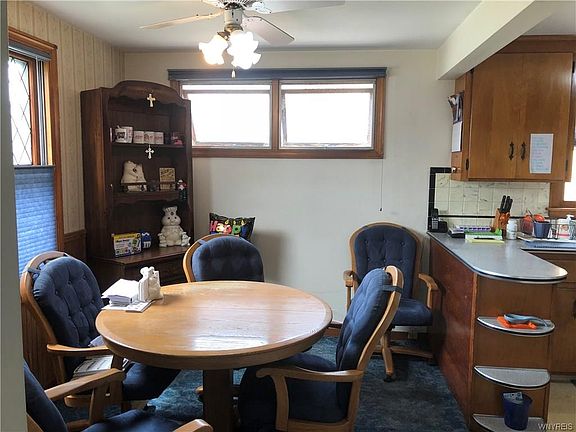 3rd image of 38 Markus Dr