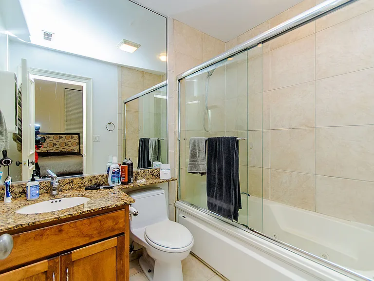 531 N Wells St #166-W — Photo 37