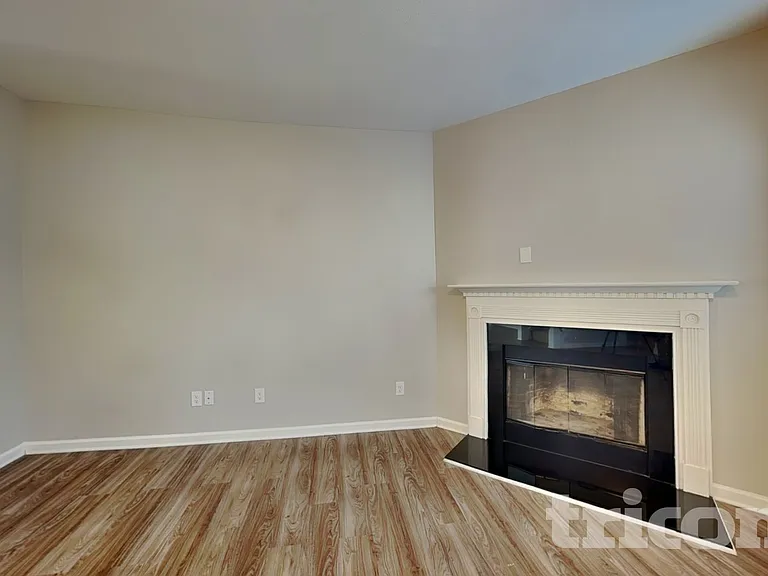 807 Chastain Ave — Photo 2
