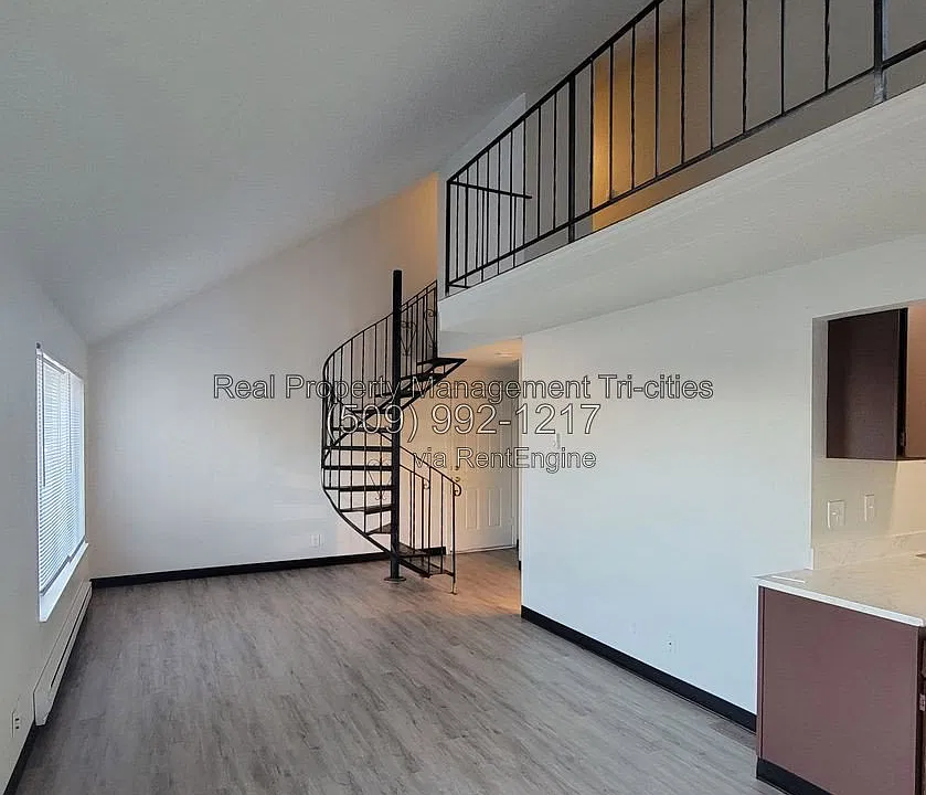 1025 W Entiat Ave #B6