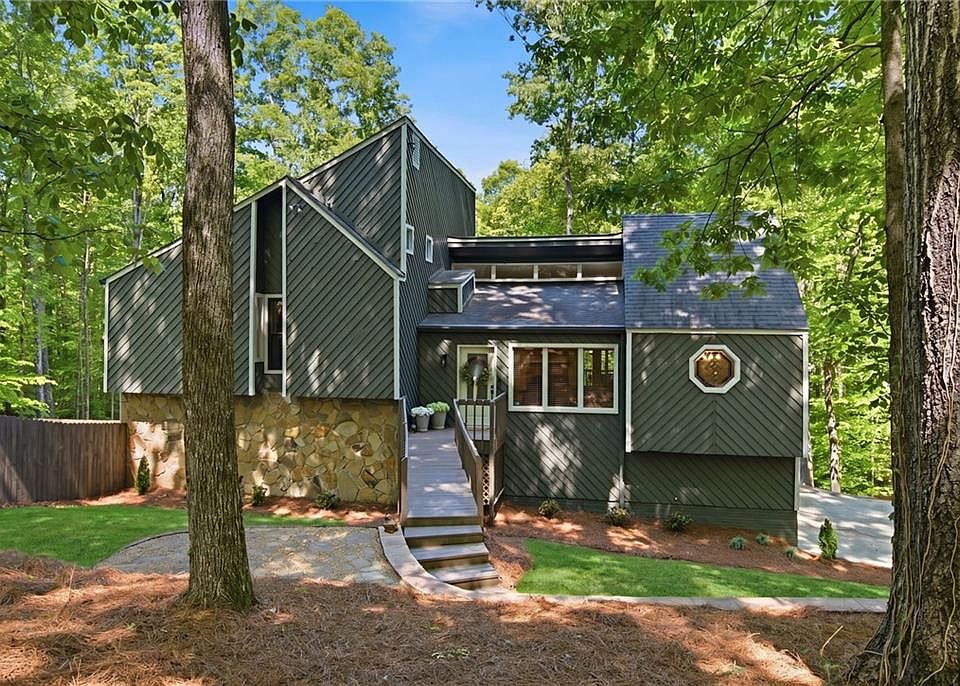 1st image of 1075 Pine Grove Pointe Dr
