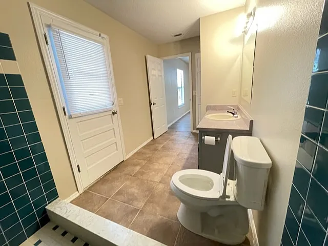 9332 Trevarthon Rd — Photo 24