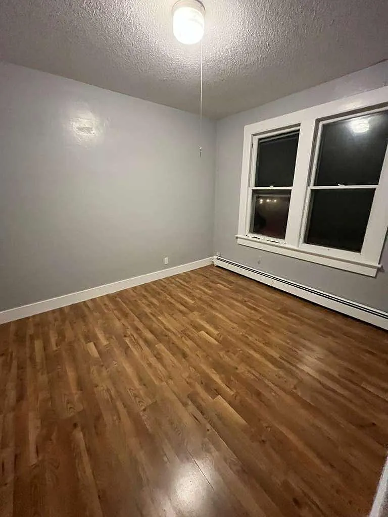 Building Photo - 1403 Corbin Ave #3A