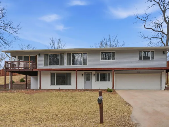 14 Forestview Dr, Coal Valley, IL 61240