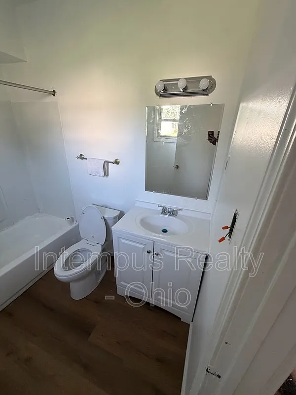 2 bed, 1.0 bath, 1088 sqft, $900 — Photo 4