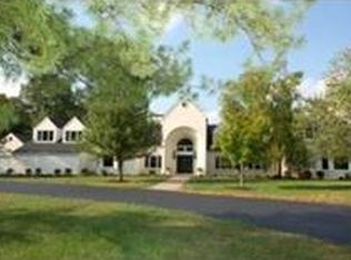 9100 Meadow Grove Ln, Cincinnati, OH 45243