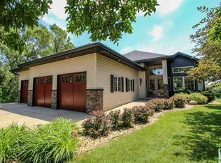 25339 332nd St, Sioux City, IA 51108