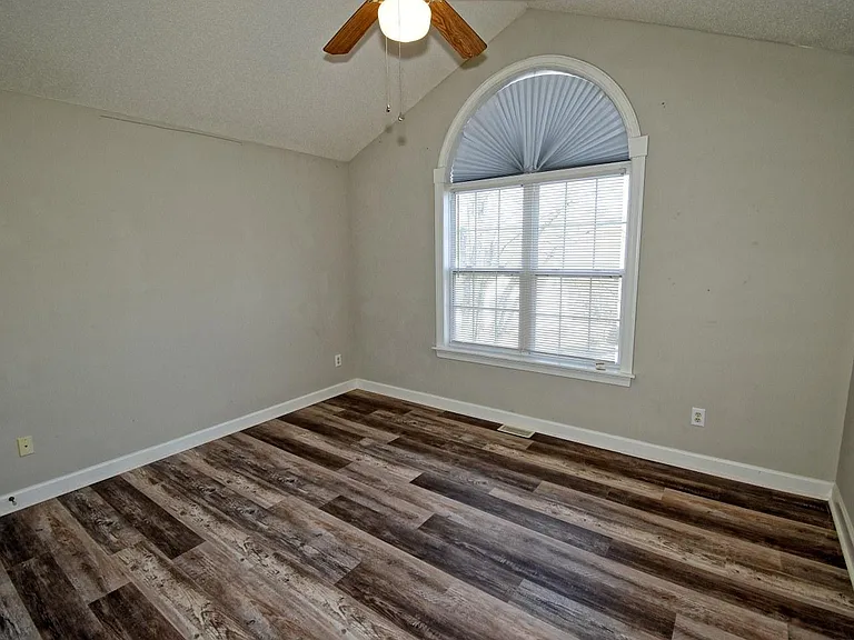239 Tillamook Dr — Photo 19