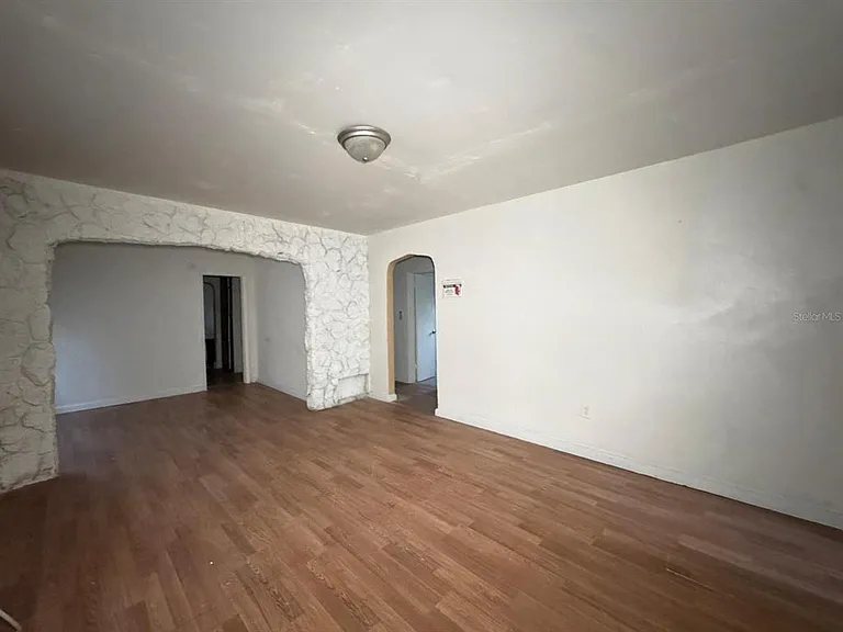 229 S Candler Ave — Photo 9