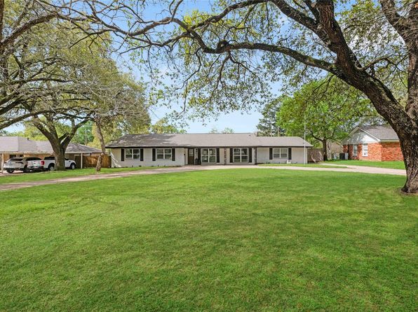 227 Ivy St, Navasota, TX 77868
