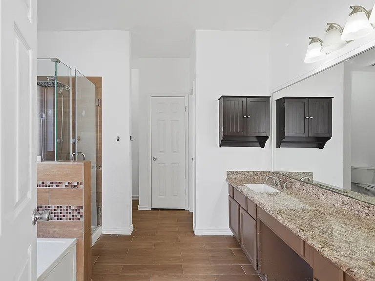 2910 Cocona Ln — Photo 32