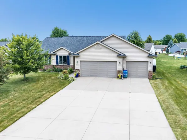 N1734 Hot Springs Ct, Greenville, WI 54942