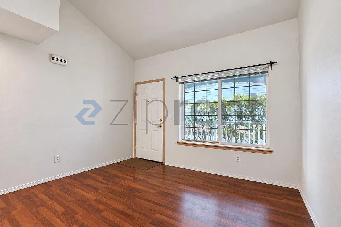 3 bed, 2.5 bath, 1633 sqft, $2,900 — Photo 4
