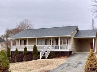 233 E 36th St, Buena Vista, VA 24416