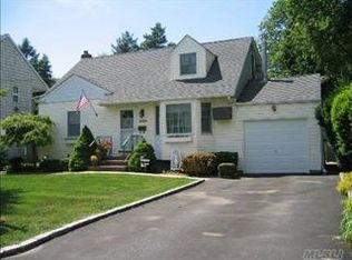 2385 Elk Ct, Bellmore, NY 11710