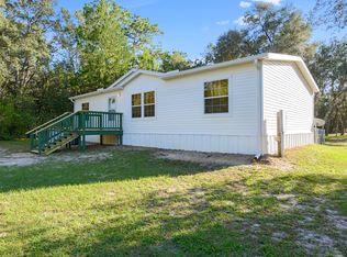110 Sand Lake Dr, Pomona Park, FL 32181