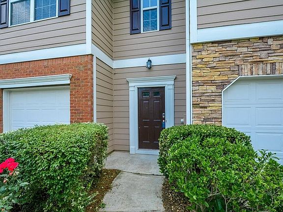 3rd image of 127 Oak Green Dr #0
