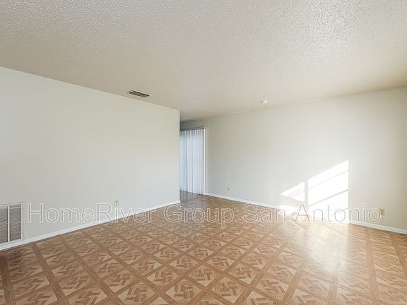 4th image of 5503 Seahorse Dr