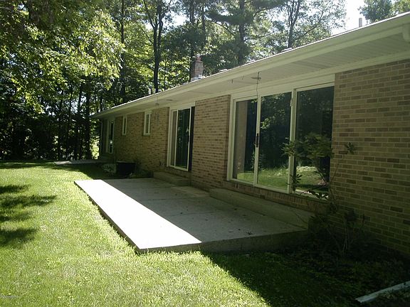 2nd image of 2027 Blueberry Dr NW