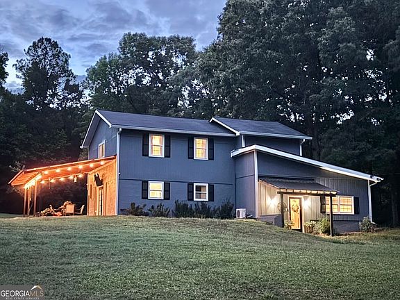2nd image of 235 Oak Hill Cir