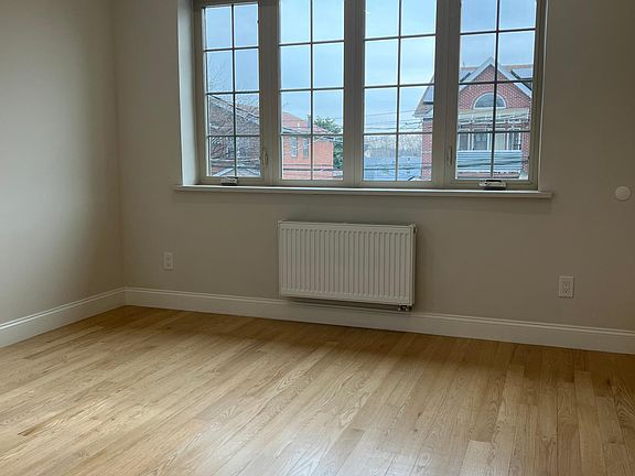 3rd image of 137-39 Laburnum Ave Floor 2