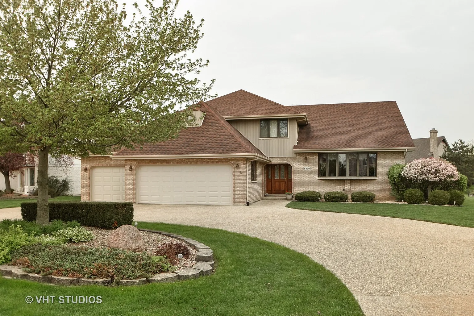 8320 Chaucer Dr photo 1