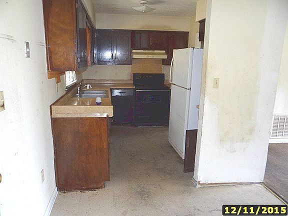 4th image of 724 Kaolin Dr