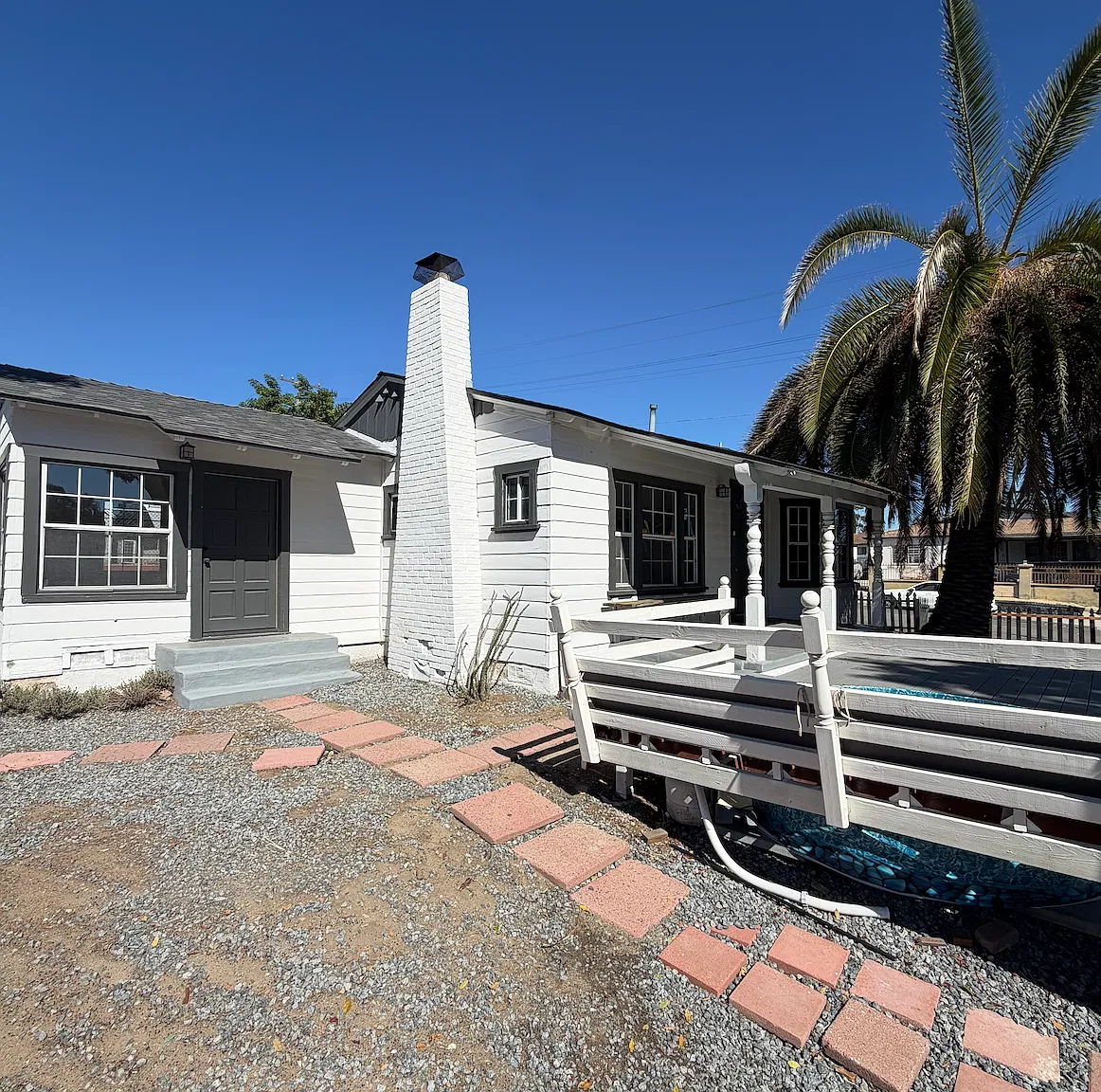 2 bed, 798 sqft, $3,300 — Photo 2
