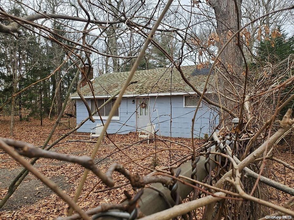 1st image of 7185B Peconic Bay Boulevard