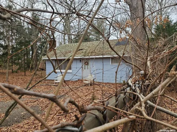 7185B Peconic Bay Boulevard, Laurel, NY 11948