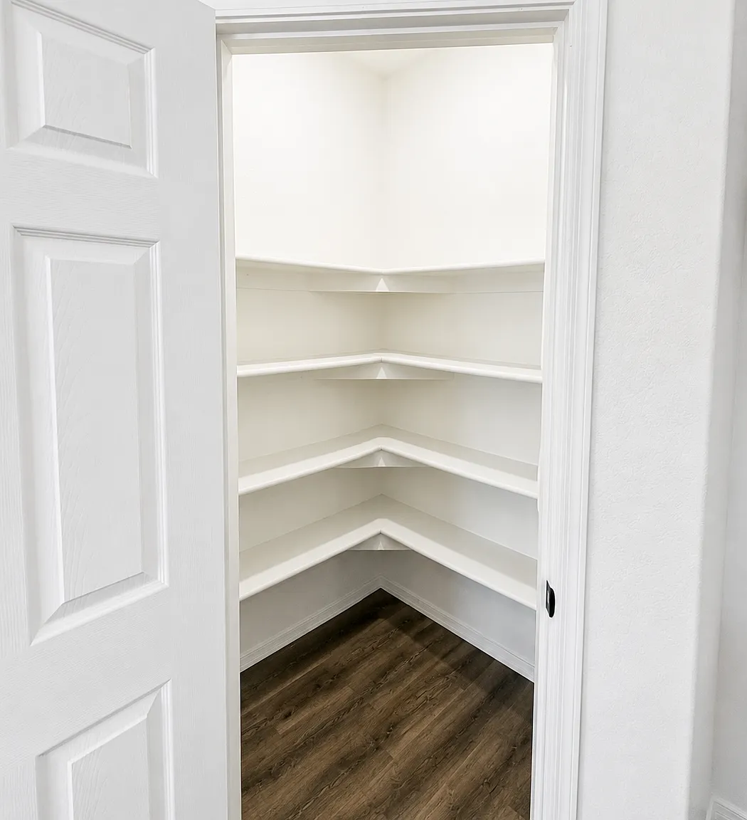 5 bed, 2024 sqft, $2,450 — Photo 4