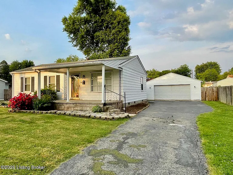 9207 Fenmore Ave — Photo 3