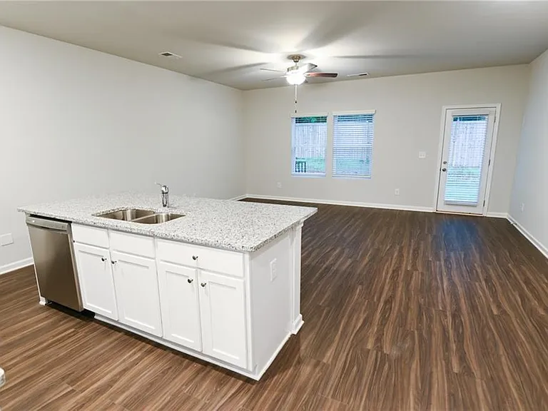 115 Village Green Dr #166 — Photo 6