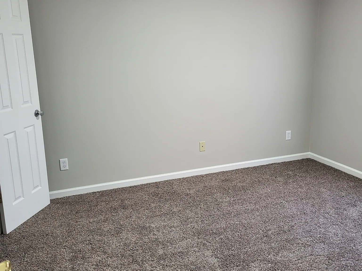 324 Kristin Drive - 4 — Photo 4