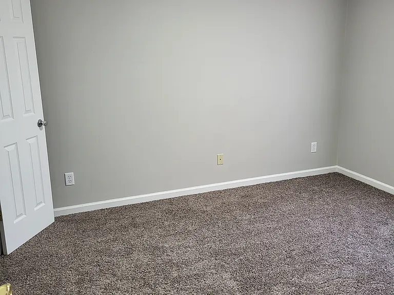 324 Kristin Dr #4 — Photo 2