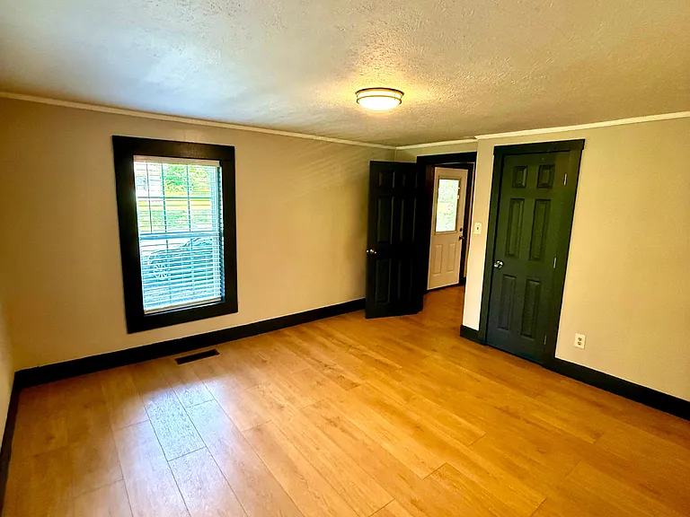 604 McCurdy Rd — Photo 9