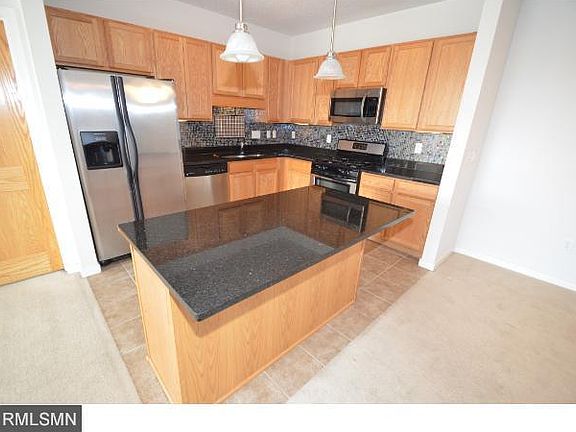 5th image of 619 8th St SE Unit 305