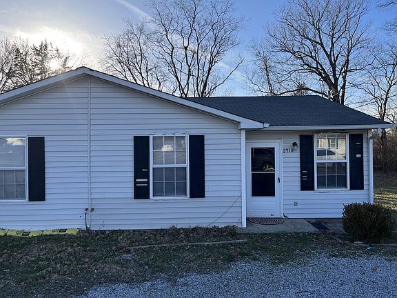 3rd image of 2710 Vista Ln