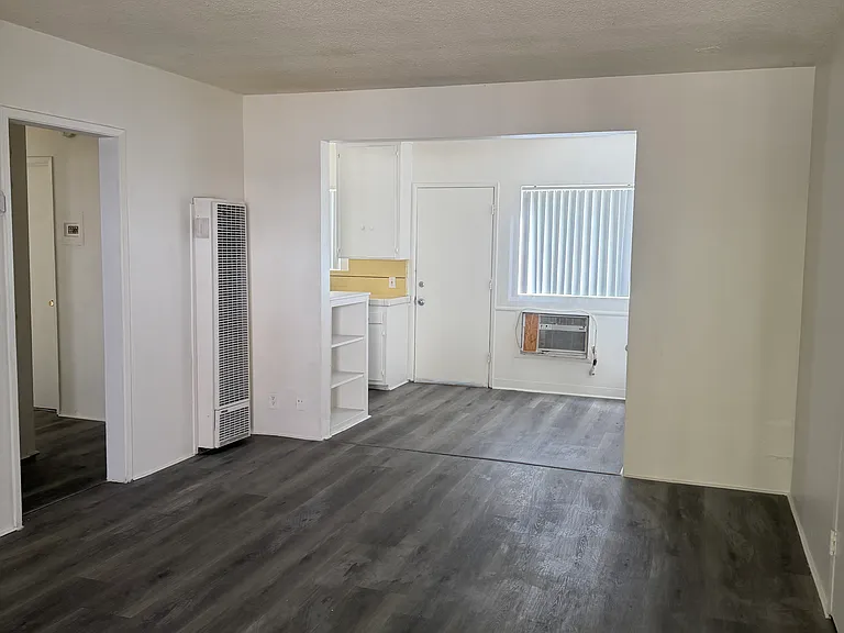 7319 Variel Ave #2 — Photo 6