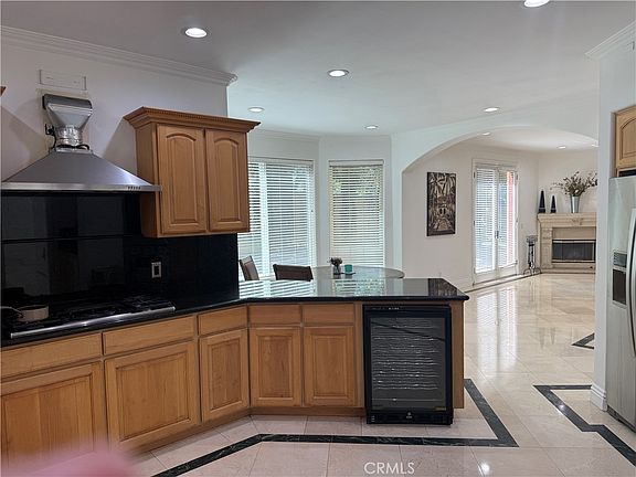 5th image of 5717 Melvin Ave