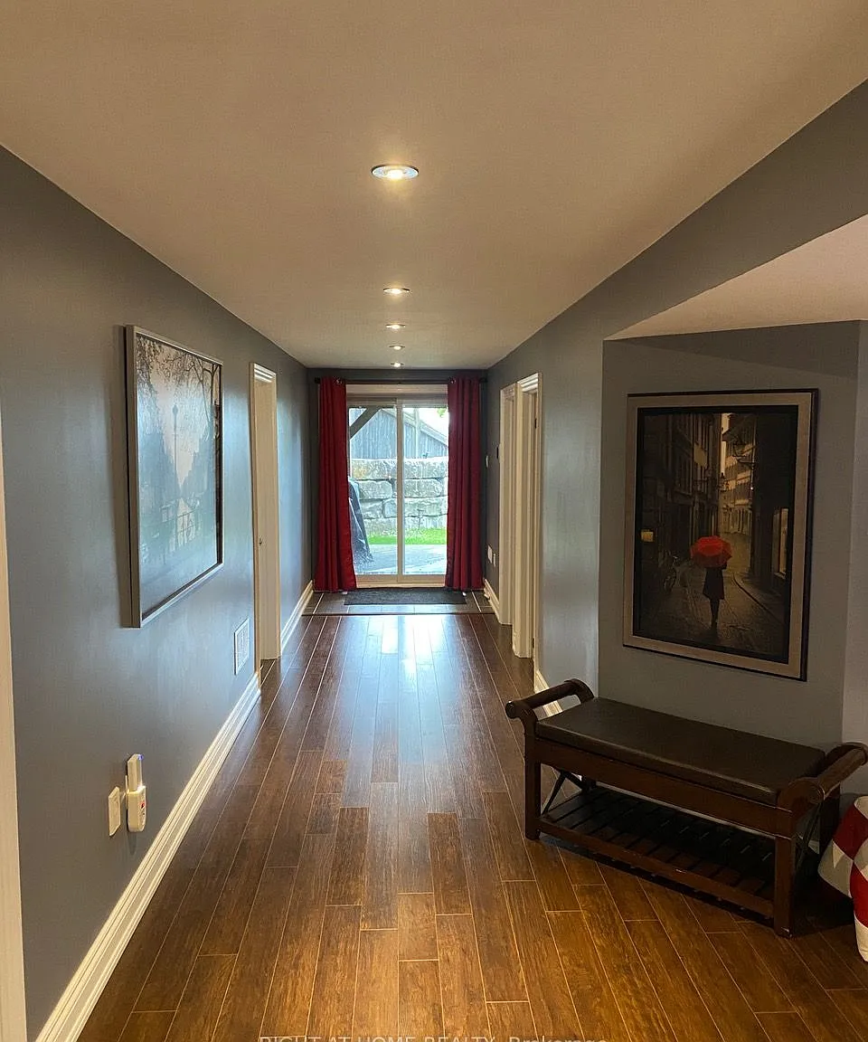 3 bed, $2,195 — Photo 2