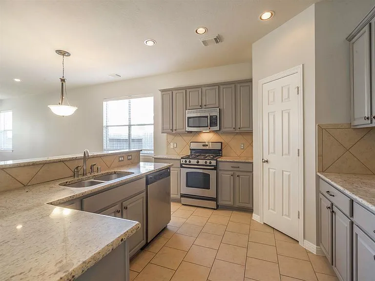 5511 Wild Milberry Dr — Photo 7