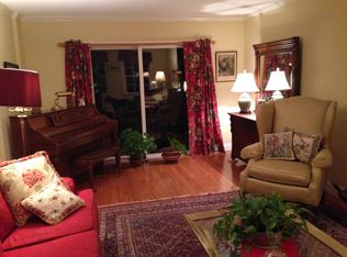 324 Edinburgh Rd, Lawrence, KS 66049